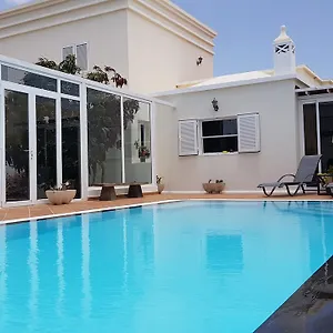 https://casa-makuki.puertodelcarmen-hotels.org