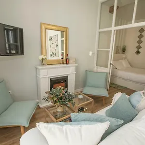 https://gr-suites-boutique-catedral.hotelsinnerja.org