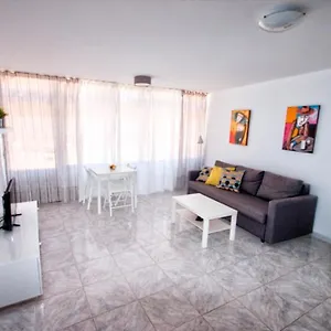 https://bonito-apartamento-105.in-canary-islands.com